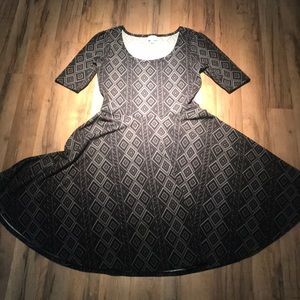 LulaRoe Nicole // Black and Grey